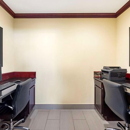 Best Western Plus Pratt Exterior foto