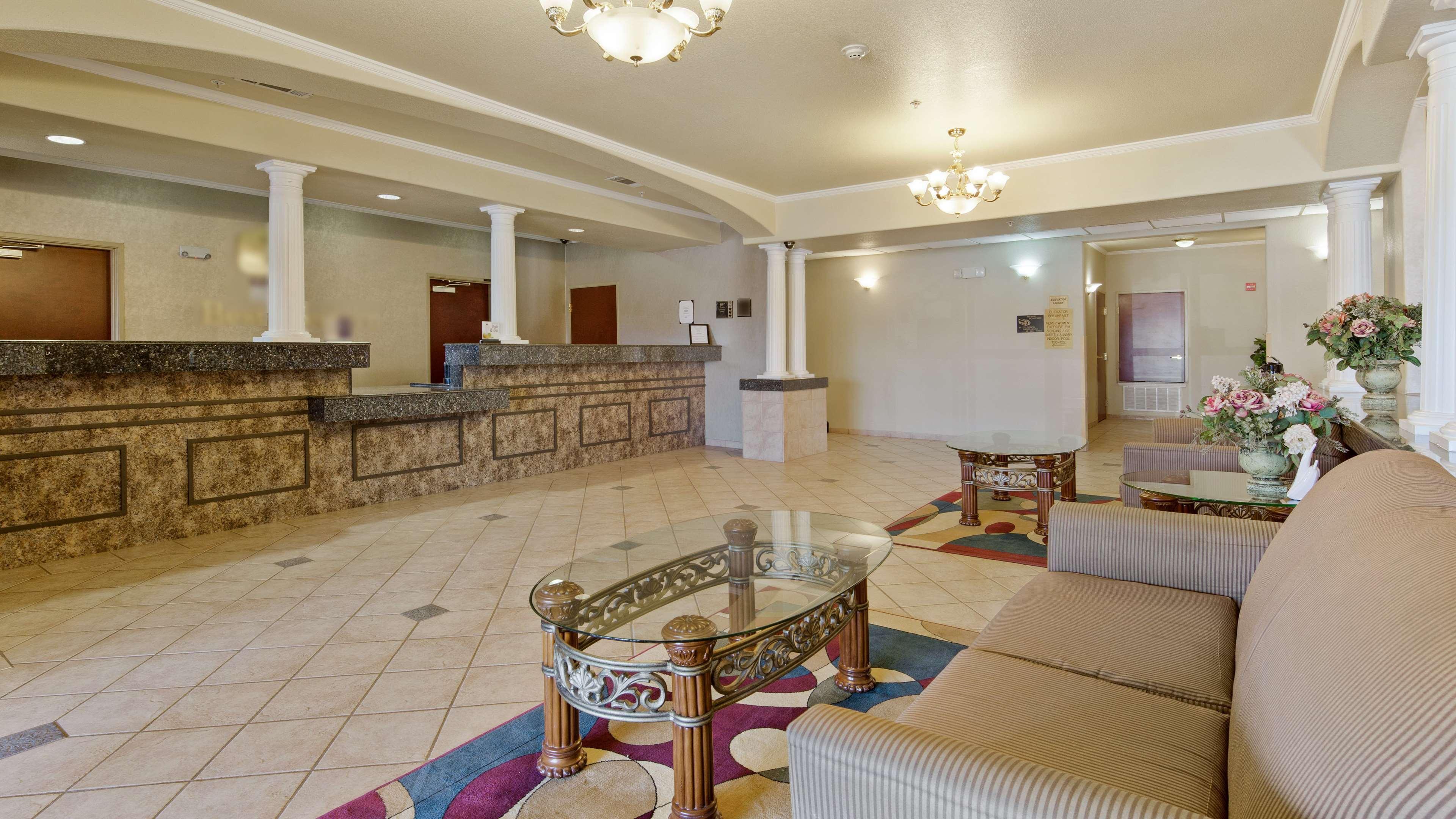 Best Western Plus Pratt Exterior foto