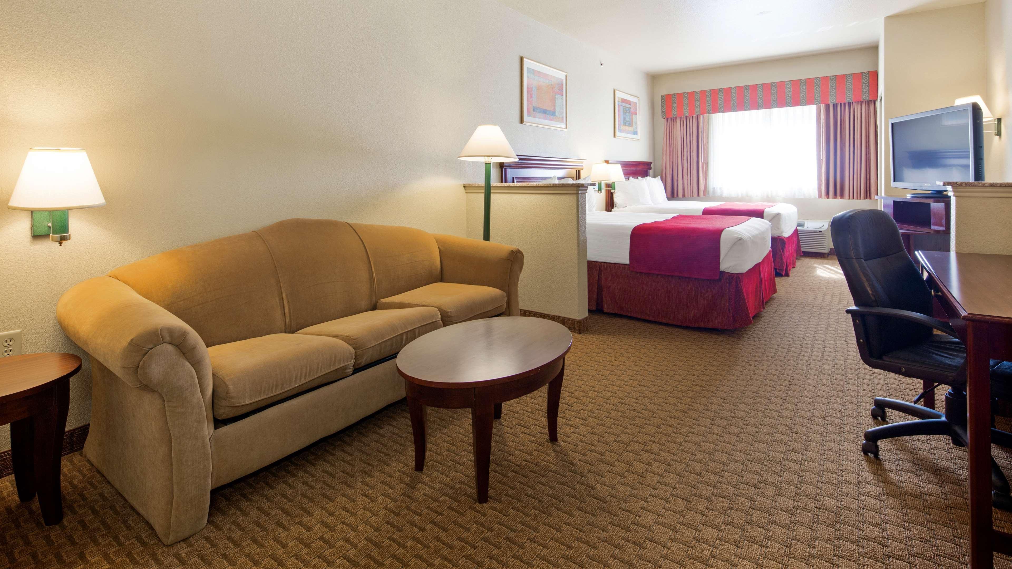 Best Western Plus Pratt Exterior foto