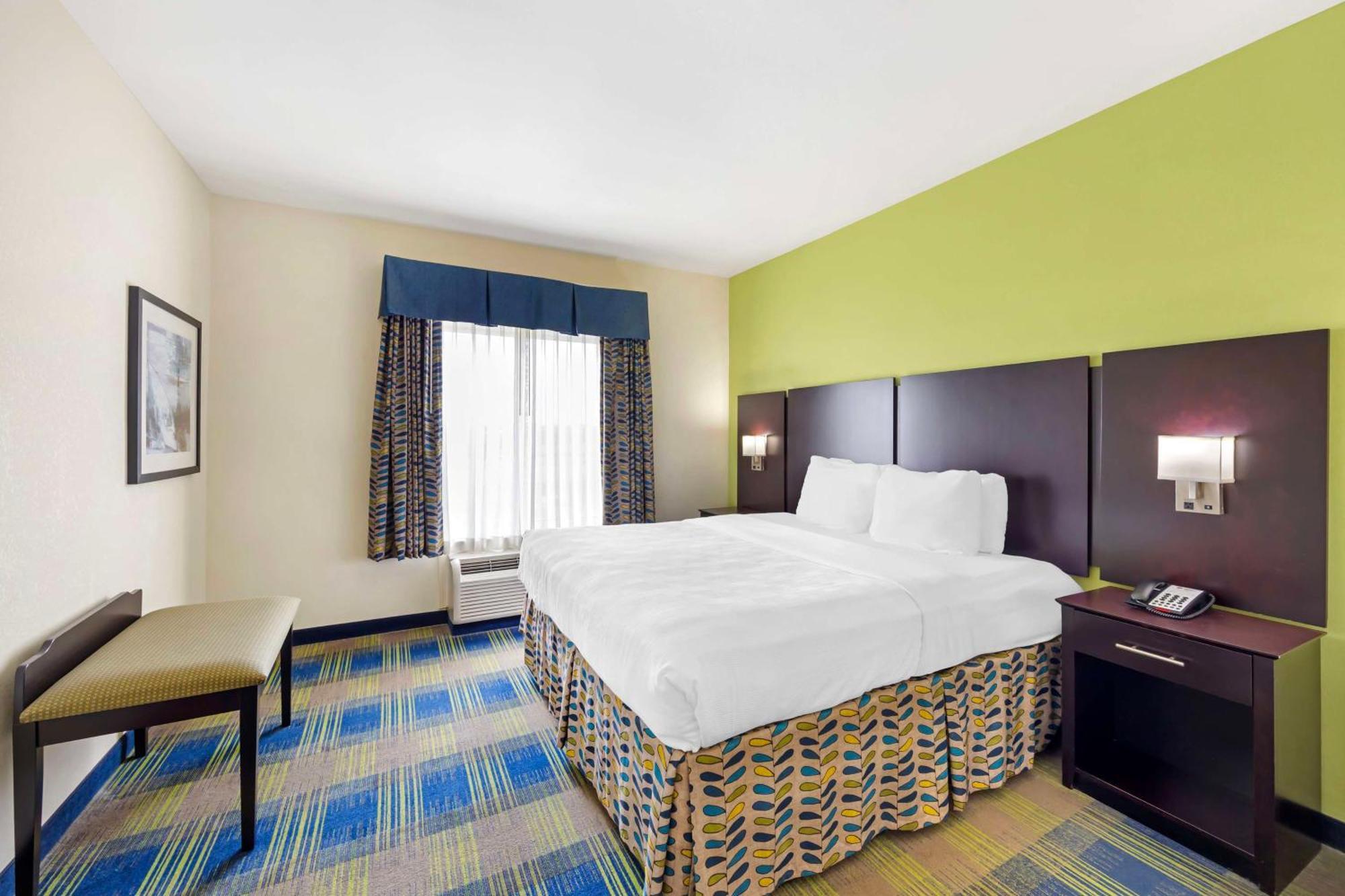 Best Western Plus Pratt Exterior foto